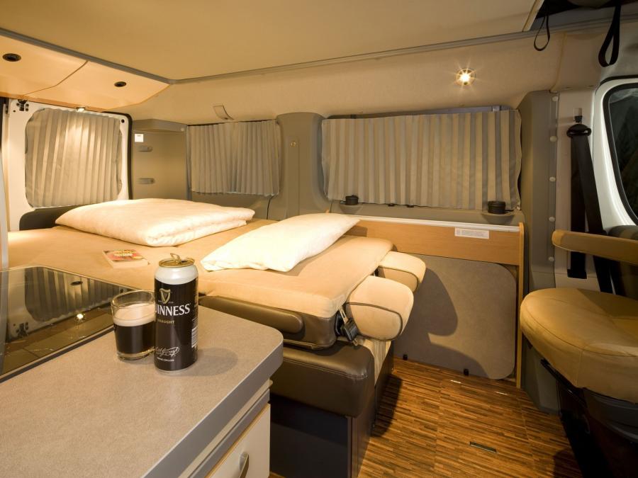 Интерьер Hymer Car 302 SportLine 2010 года  (фото 5 из 8)